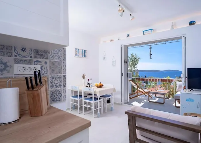 Awaken Gorgeous Sea View